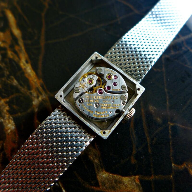 Vintage Patek Philippe Ladies Watch in 18K White Gold from the 1950s 